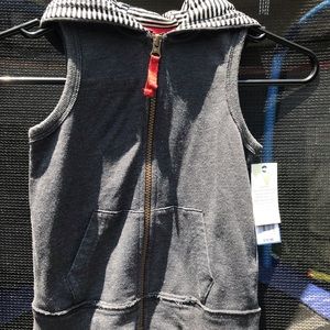 Boys sleeveless hoodie